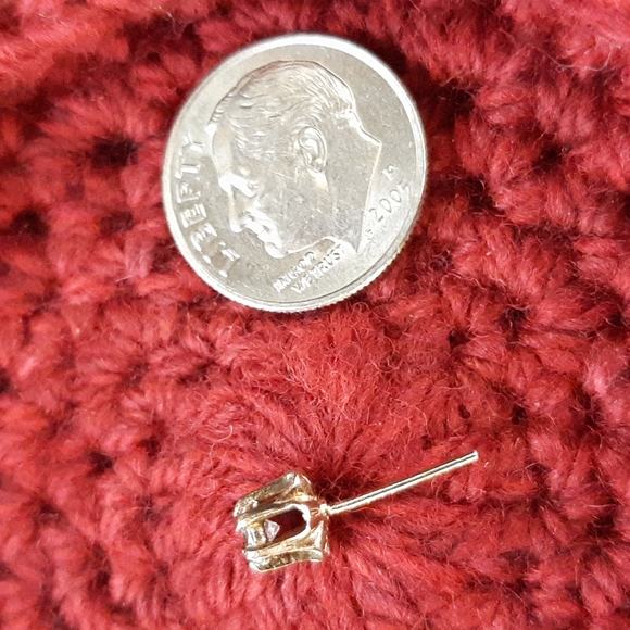 One .14ct Round Cut 3.25mm Diamond Earring - Picture 4 of 8